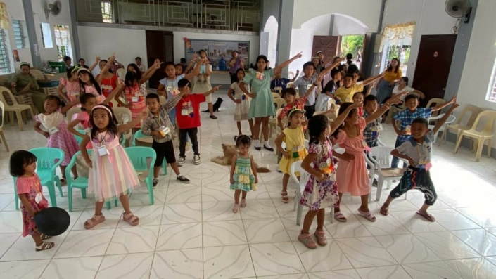 Like here in the U.S., the students in Bohol are on school summer break this month and they have had tons of fun and faith-building experiences at the summer youth Bible camp in UBay and VBS at the Family Christian Fellowship. Thanks to all who donate to support these wonderful opportunities! Montana on a Mission.